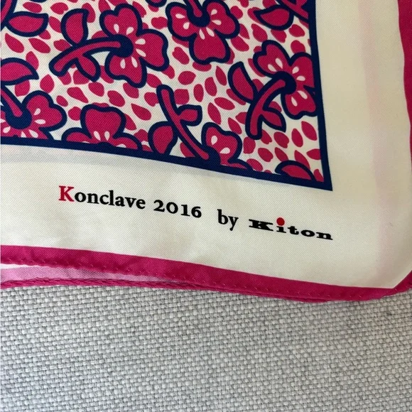 Kiton scarf, Conclave 2016